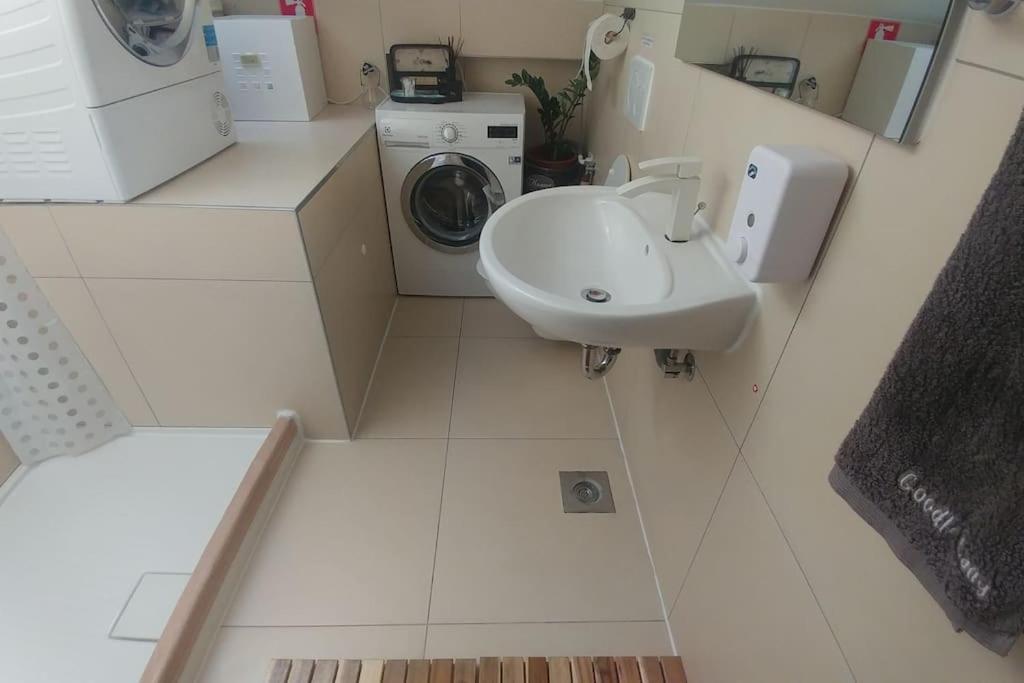 Goodlebang, 3 Bed Room Apartment, Center Ljubljana Bagian luar foto